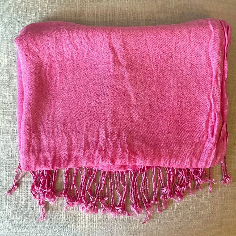 Pink Scarf 💕 - Picture 1 of 3